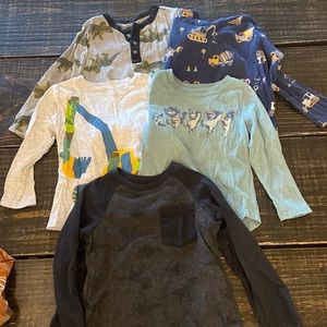 Long-sleeve t-shirt bundle